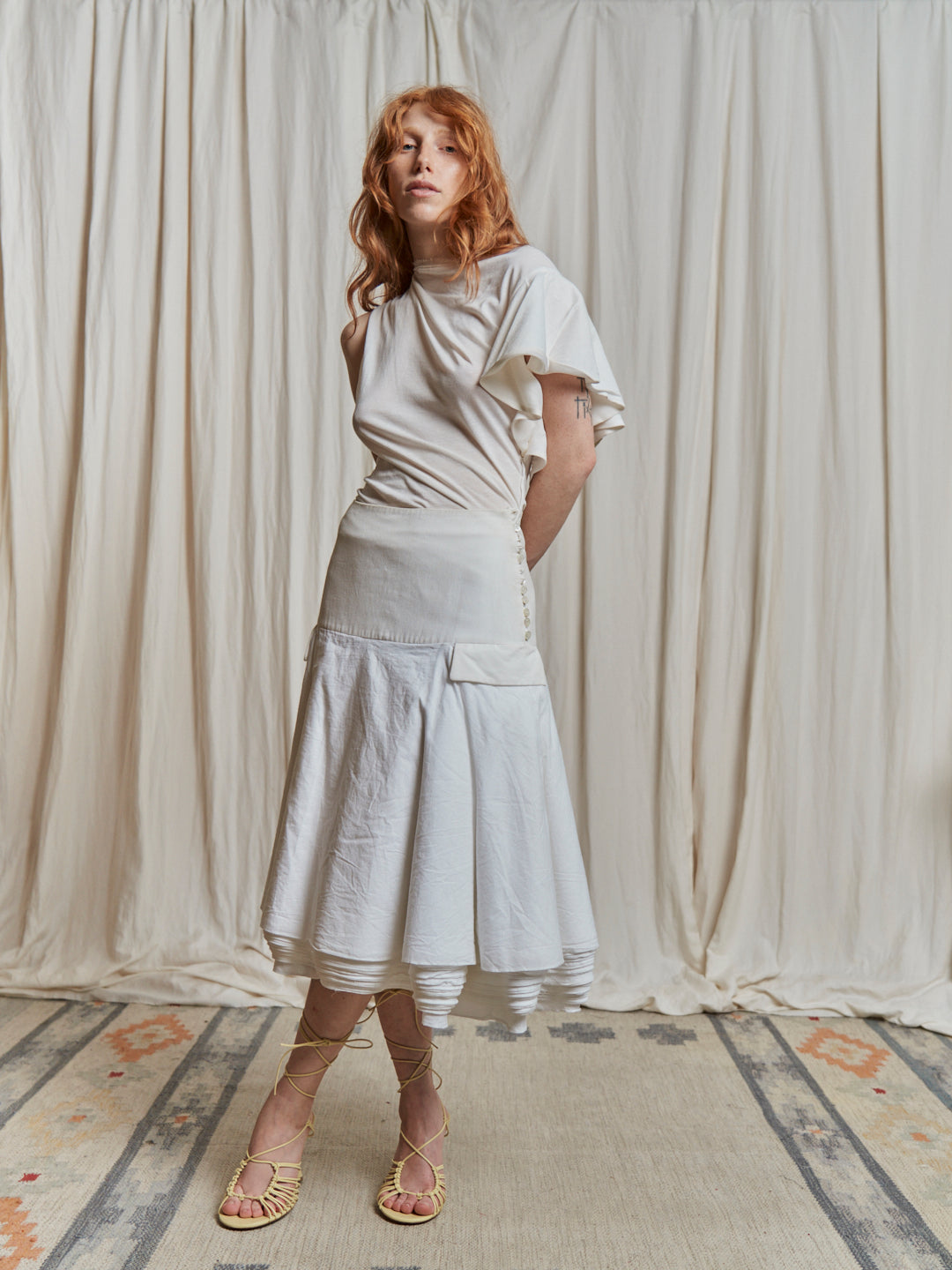 Top Lanvin anni 2000 con spalle asimmetriche inserti in seta