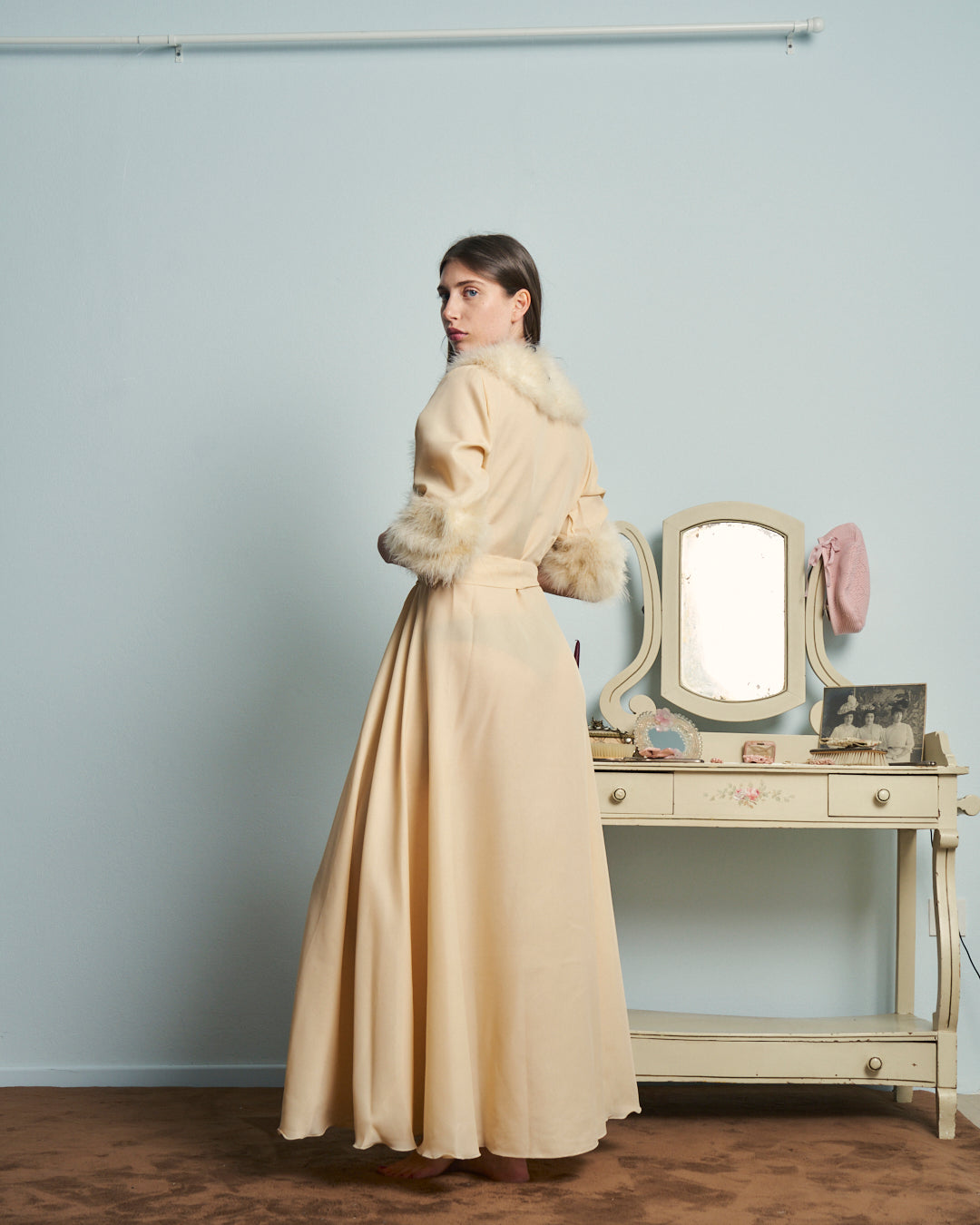 Vestaglia Anni 70 lunga con piume marabu